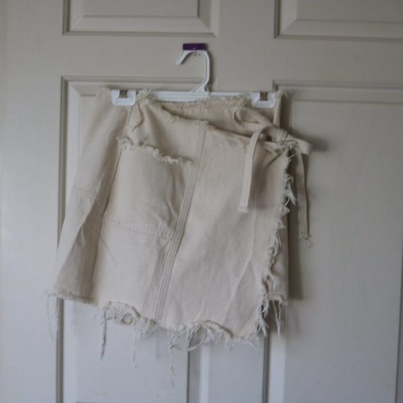 NWOT BDG Wrap Skirt - Picture 9 of 9